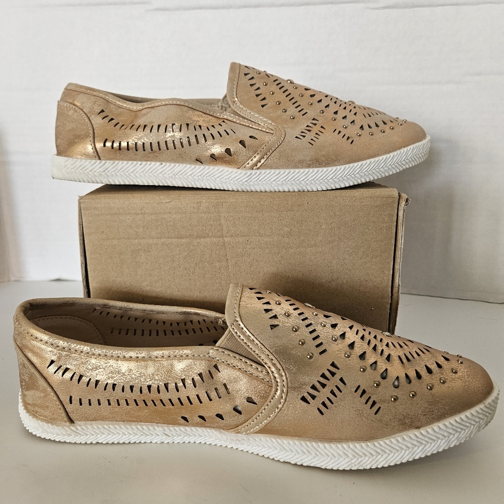 Avon Cushion Walk Memory Foam  Pink Gold Loafers / slippers Size 10